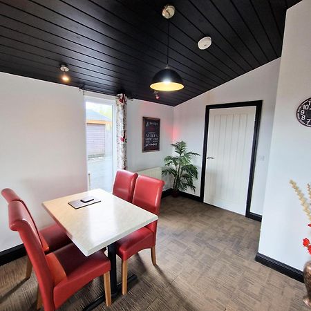 Вилла Ochil 9 With Private Hot Tub - Fife - Loch Leven - Lomond Hills - Pet Friendly Kelty Экстерьер фото